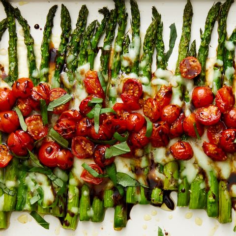 caprese asparagus with mozzarella, cherry tomatoes, and balsamic