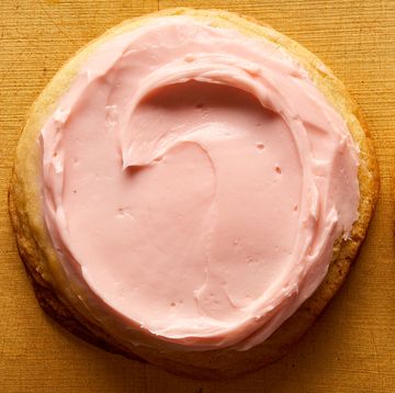 crumbl's chilled sugar cookie with pink frosting copycat