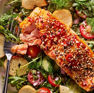 everything bagel crusted salmon with salad and bagel chips