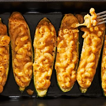 mac and cheese stuffed zucchini boats